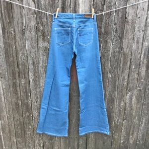 Mint condition Colbert wide leg jeans